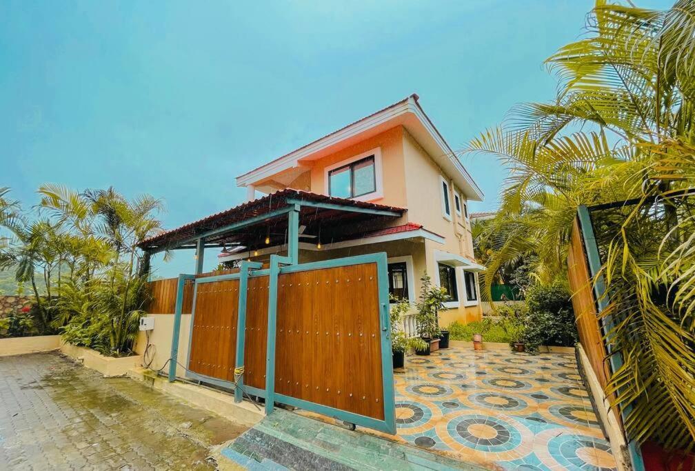 Corner House, Lonavla By Meheru-4 Bhk Villa With Pool Extérieur photo
