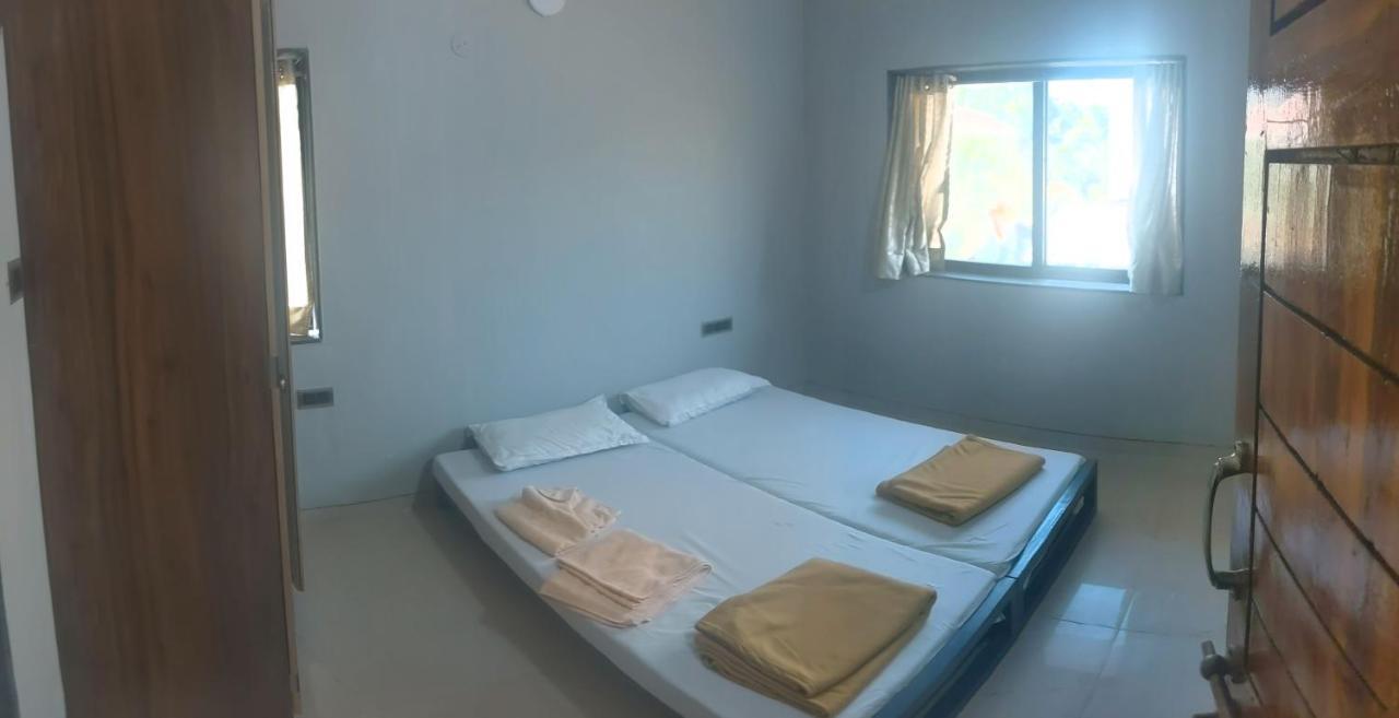 Corner House, Lonavla By Meheru-4 Bhk Villa With Pool Extérieur photo