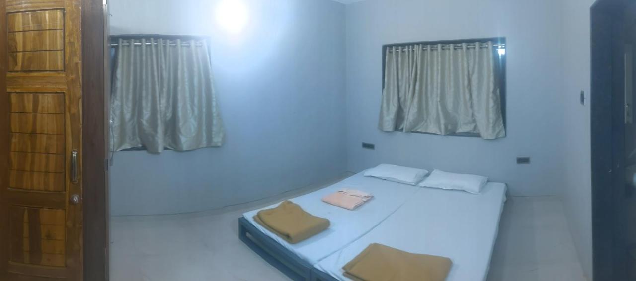Corner House, Lonavla By Meheru-4 Bhk Villa With Pool Extérieur photo